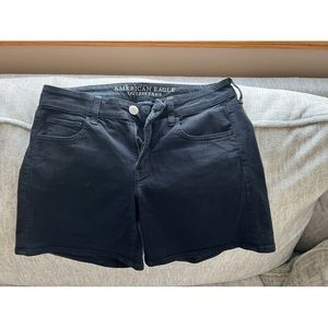 🦅American Eagle Black Shorts - Super Stretch